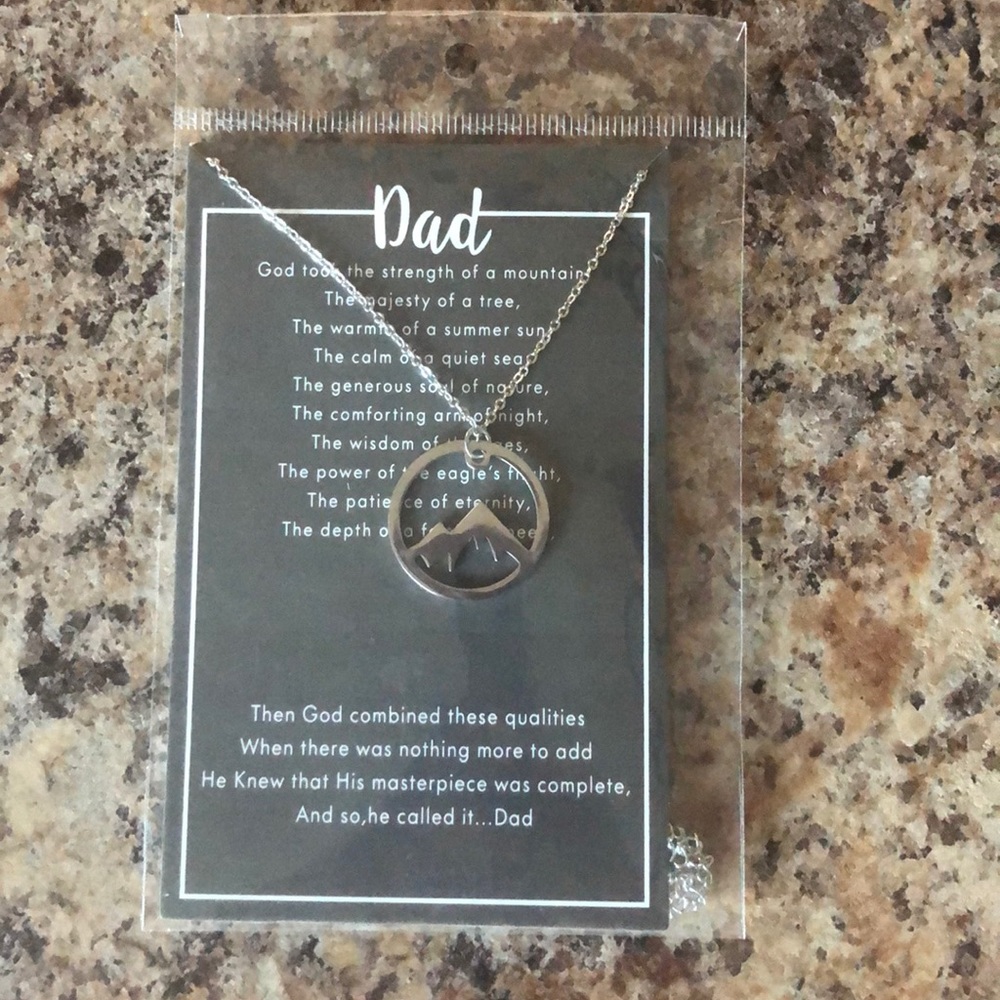 Silver Plated Dad Mountain Necklace Brand New